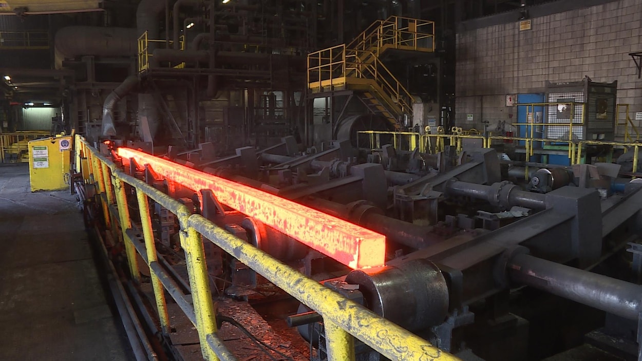 L'intérieur du laminoir de l'usine d'Ivaco à L'Orignal.