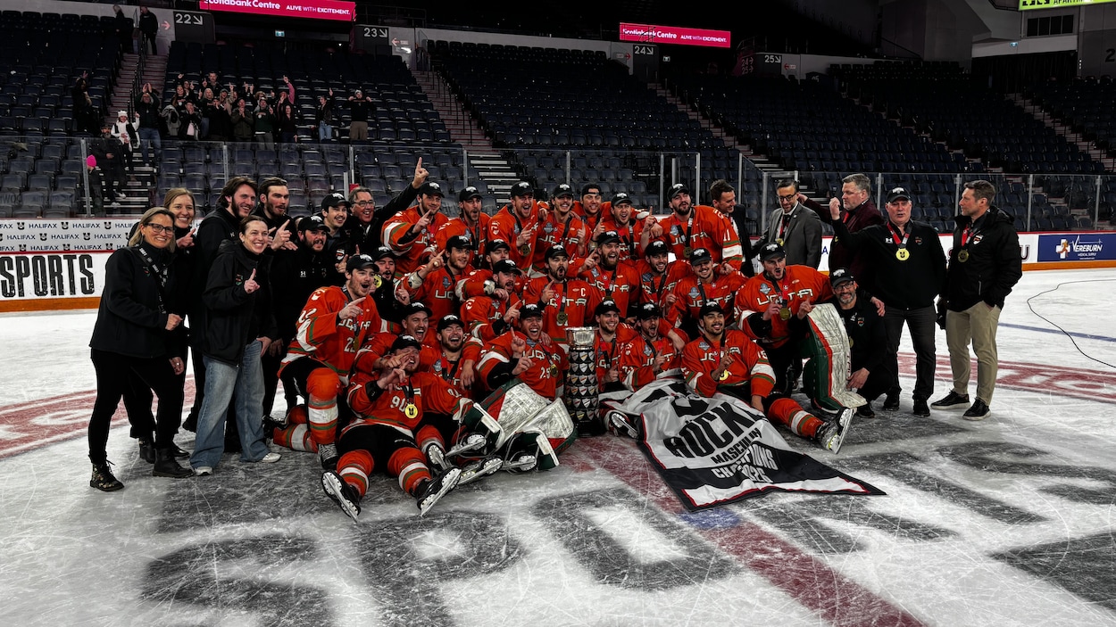 Les Patriotes champions canadiens de hockey universitaire