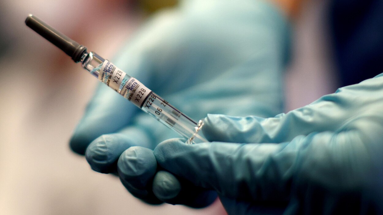 cinq raisons de se faire vacciner contre la grippe en temps de pandemie de covid 19 radio canada ca