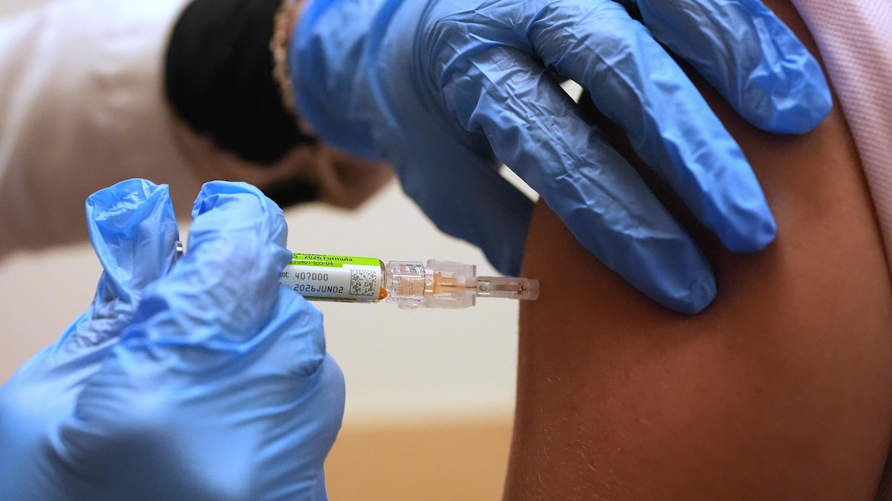 La grippe pourrait frapper fort cette année; devriez-vous vous faire vacciner?