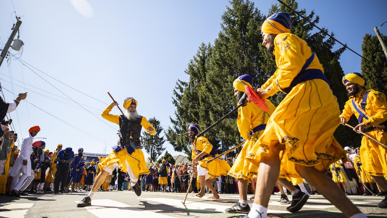 la-communaut-sikhe-c-l-bre-vaisakhi-en-grand-apr-s-un-arr-t-pand-mique