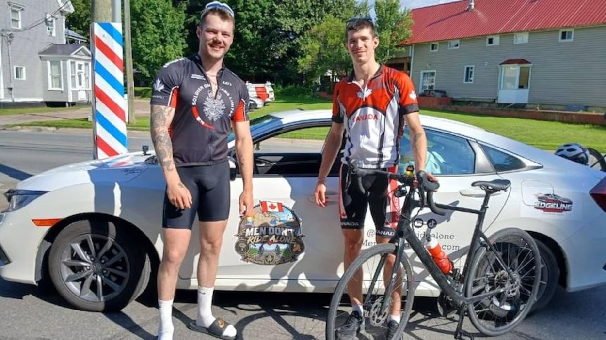 2 hommes inculpés pour le vol de vélos appartenant aux cyclistes qui traversaient le pays