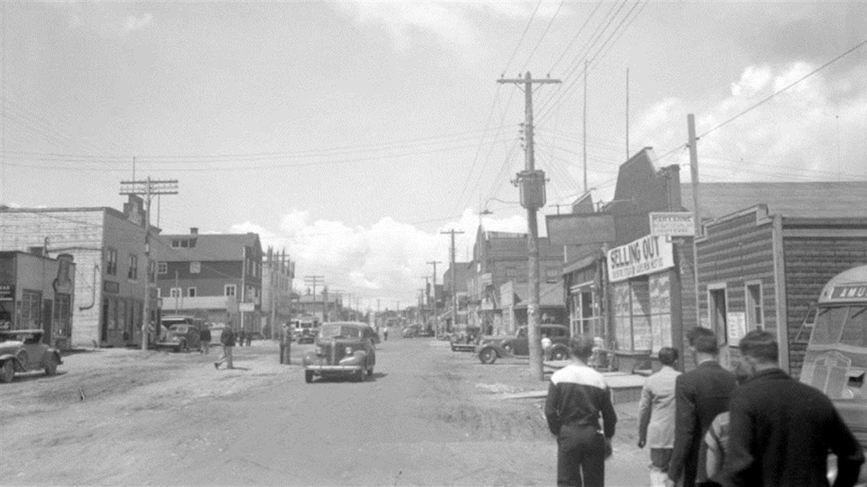 3e Rue à Val-d'Or en 1937. 3e Rue à Val-d'Or en 1937.