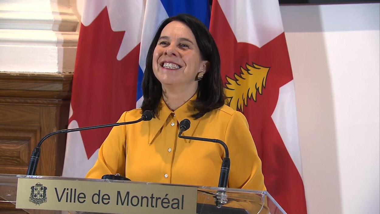 La mairesse de Montréal Valérie Plante en conférence de presse.