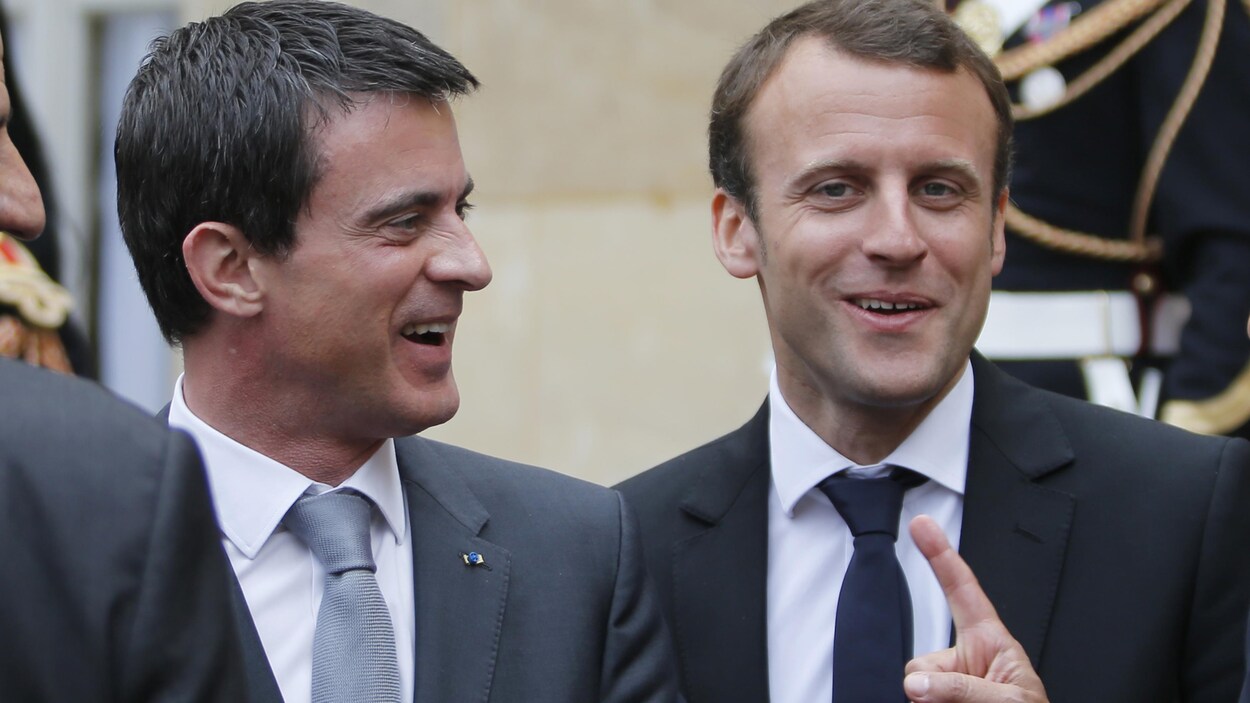 Manuel Valls et Emmanuel Macron, en 2015, alors que le premier était premier ministre du gouvernement socialiste et le second son ministre de l’Économie. Manuel Valls et Emmanuel Macron, en 2015, alors que le premier était premier ministre du gouvernement socialiste et le second son ministre de l’Économie.