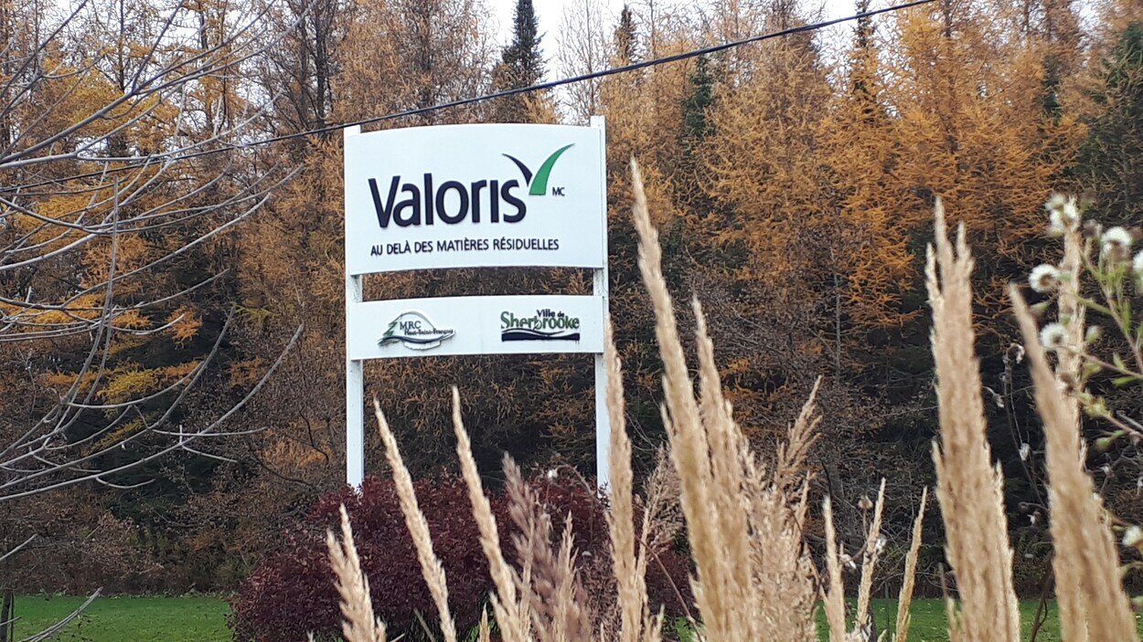 L'affiche Valoris en arrivant sur le site à Bury.