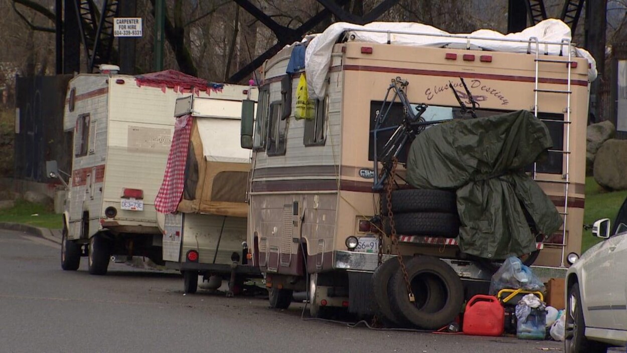 Des véhicules récréatifs dans les rues du Grand Vancouver.