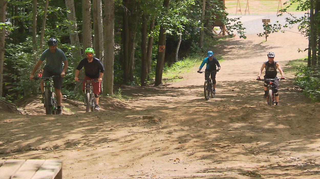 Saison Des Velos L Ete Exceptionnel Radio Canada Ca