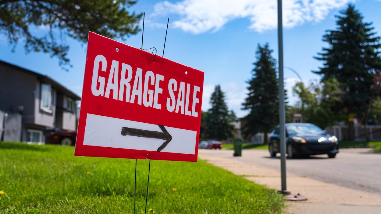 À Edmonton, des ventes-débarras ont la même adresse web