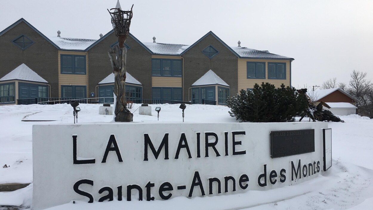Les élus de Sainte-Anne-des-Monts lancent un appel à la solidarité
