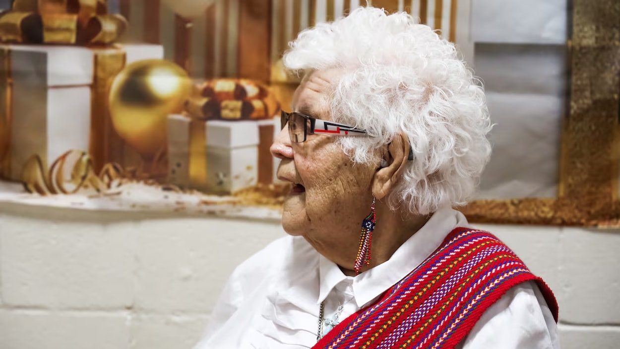 Le secret de cette Métisse de presque 100 ans : une grande famille aimante… et l’ail