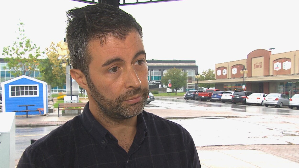 Vincent Garneau en entrevue au Carré Davis.