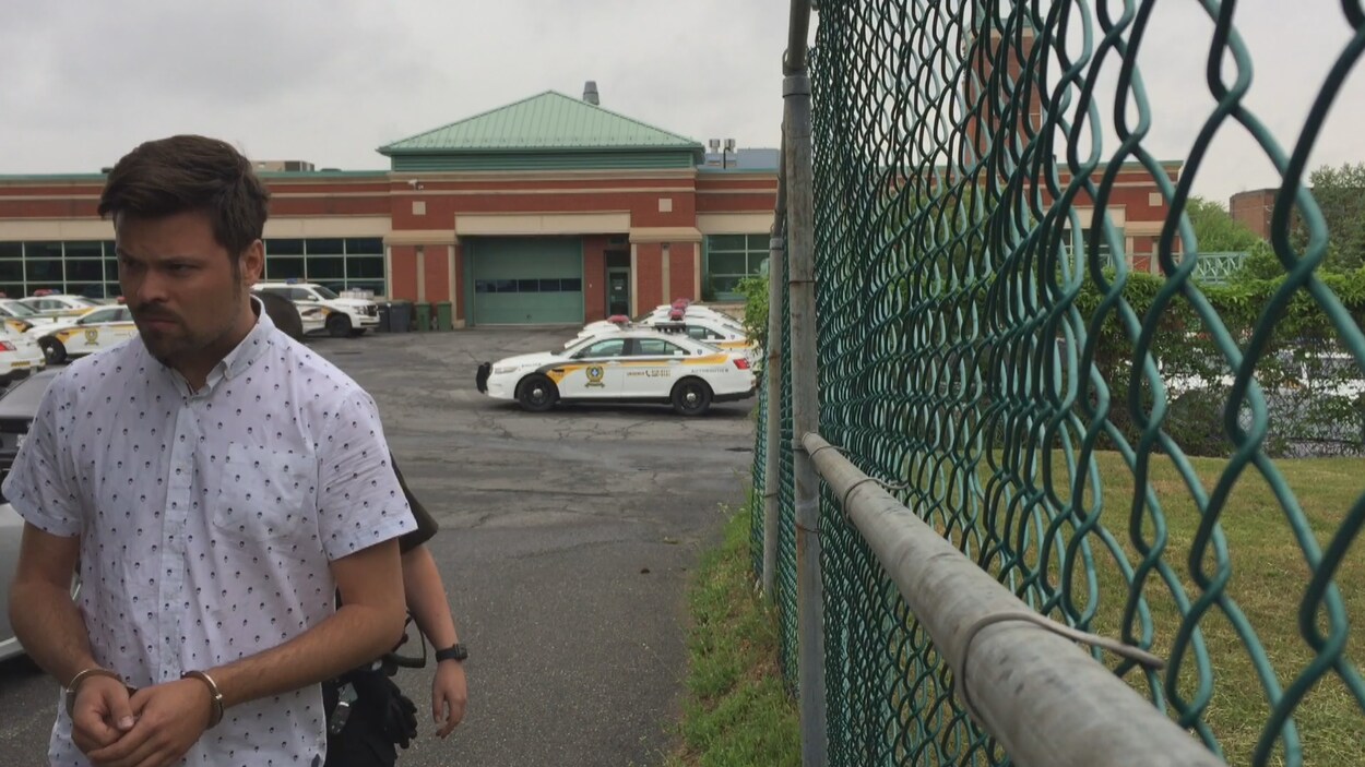 Vincent Simard à son arrivée au palais de justice de Drummondville