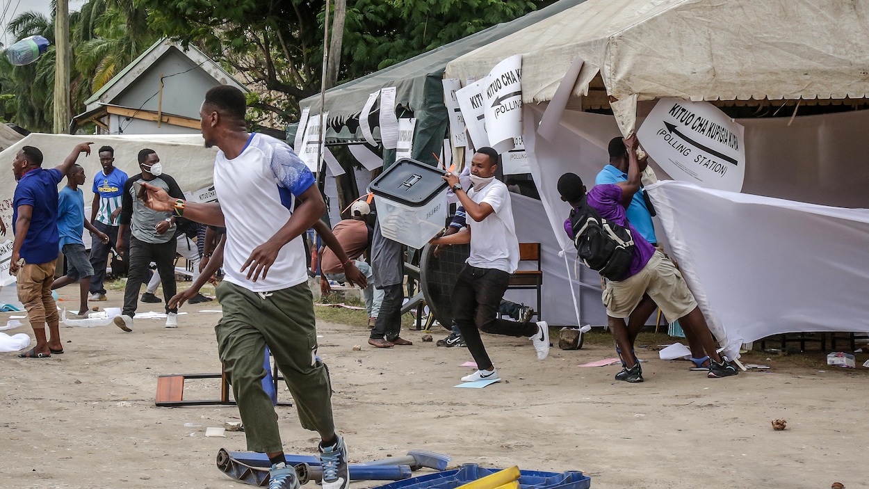 Plus de 100 personnes inculpées pour « trahison » en Tanzanie