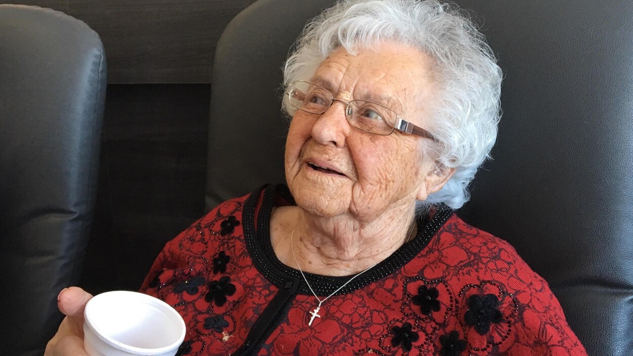 Vivine Ross, la doyenne de Bas-Caraquet, vient d'avoir 103 ans Vivine Ross, la doyenne de Bas-Caraquet, vient d'avoir 103 ans