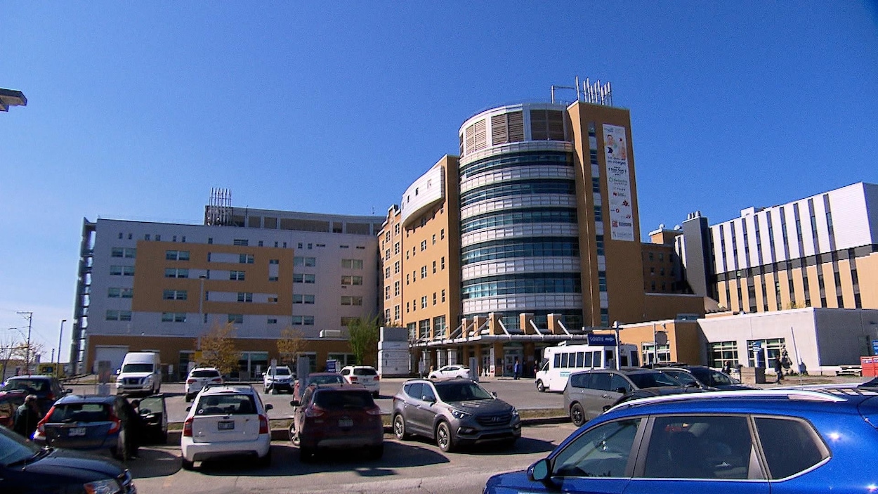 Vétusté de l’hôpital de Rimouski : le plafond leur tombe sur la tête
