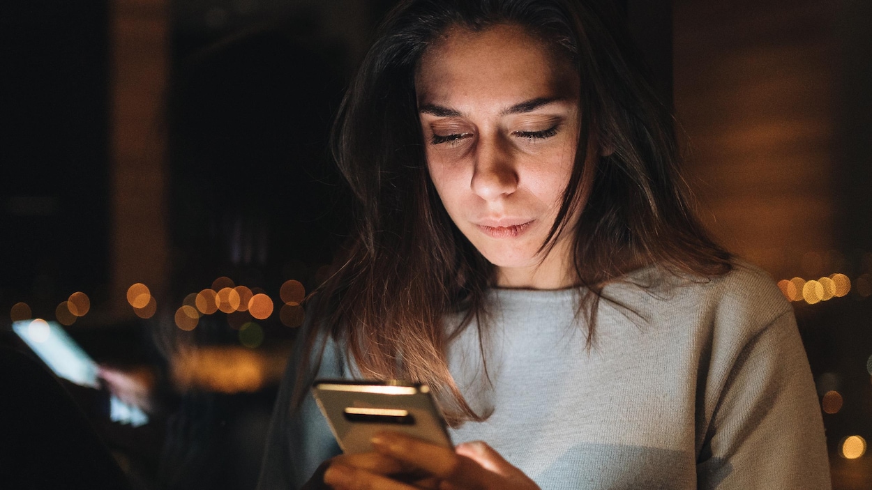 Prédateurs d’enfants: l’IA et les réseaux sociaux utilisés