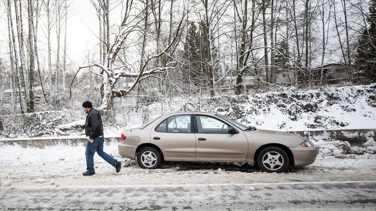 L’arrivée de l’hiver malmène les transports en Colombie-Britannique