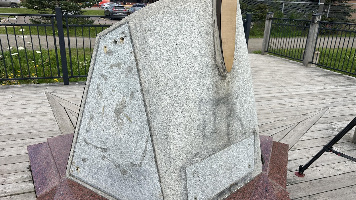 Le monument de l’Odyssée acadienne vandalisé à Dieppe