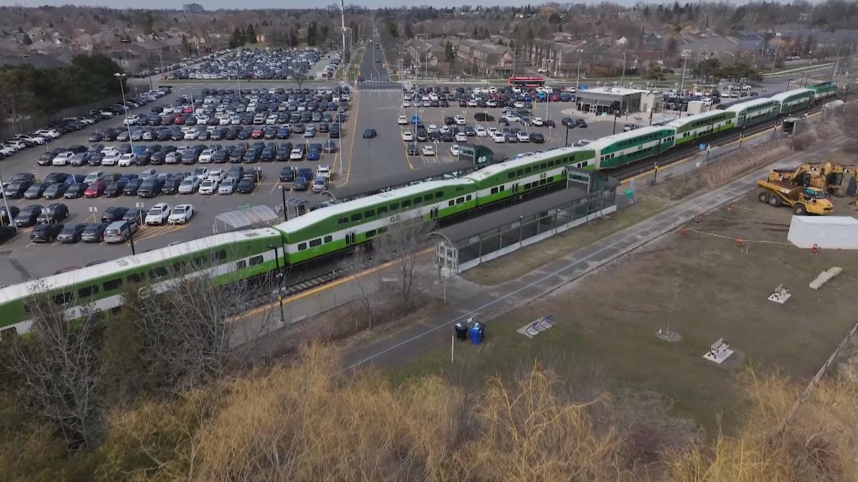 Vols de voitures : une station GO ciblée à Scarborough