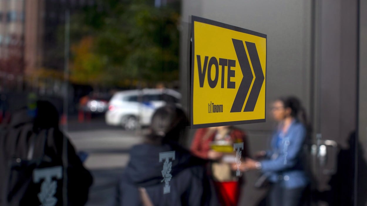Légère avancée démocratique pour les municipales ontariennes, selon une analyse