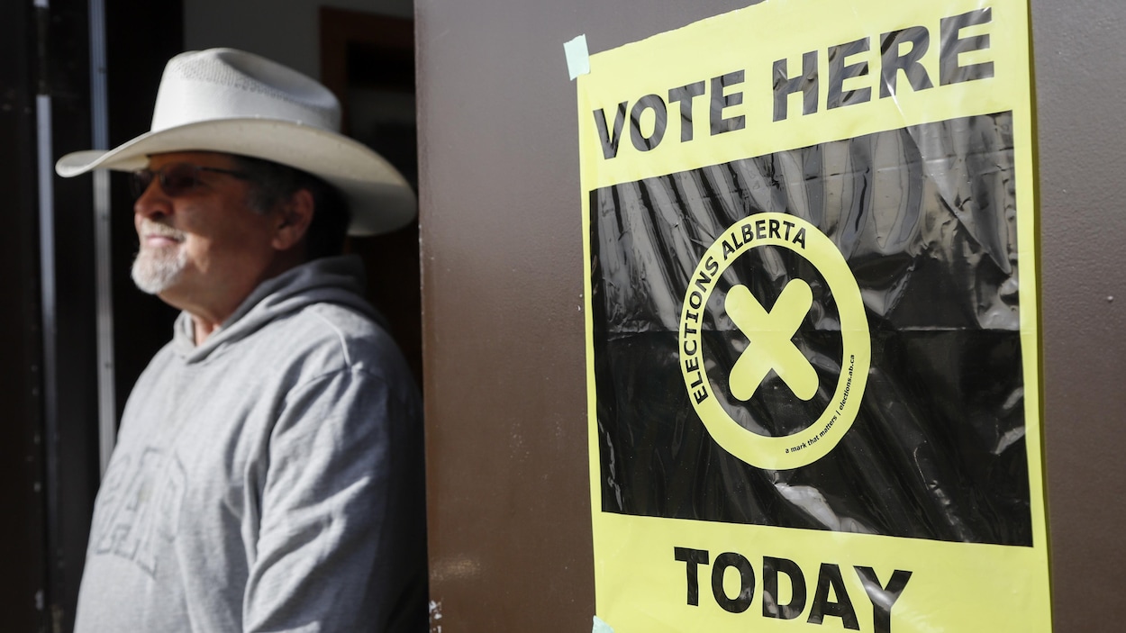 Élections Alberta fait face à « un volume de travail sans précédent »