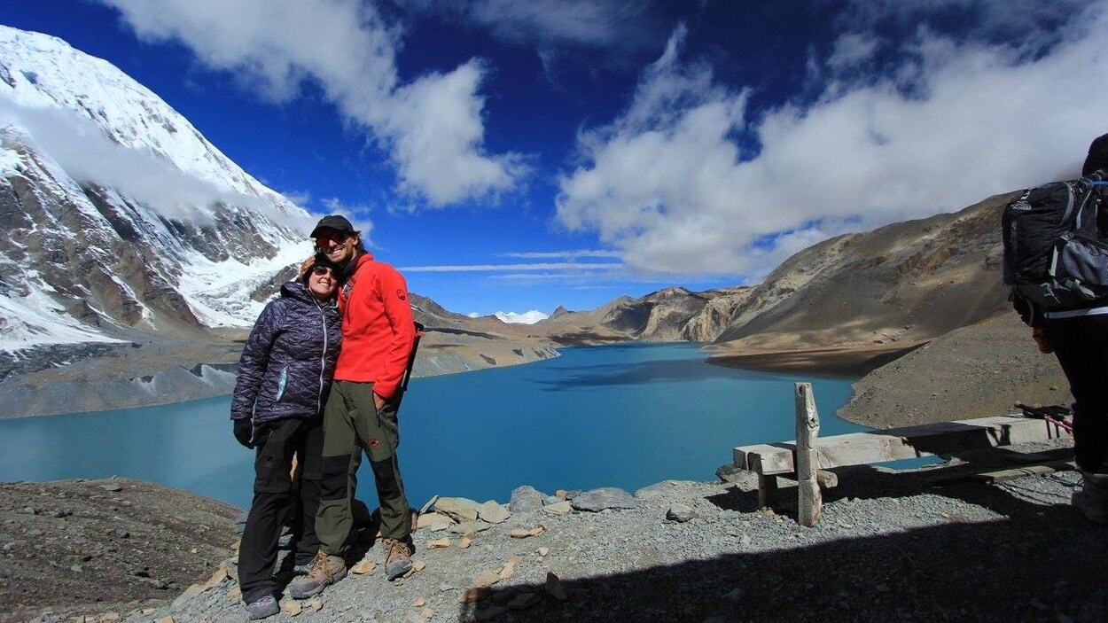 Vivre près de 8 mois dans son sac à dos, autour du monde, c'est l'aventure qu'ont vécue les Abitibiens Kim-Julie Levasseur et Philippe Belzile en 2017. Vivre près de 8 mois dans son sac à dos, autour du monde, c'est l'aventure qu'ont vécue les Abitibiens Kim-Julie Levasseur et Philippe Belzile en 2017.