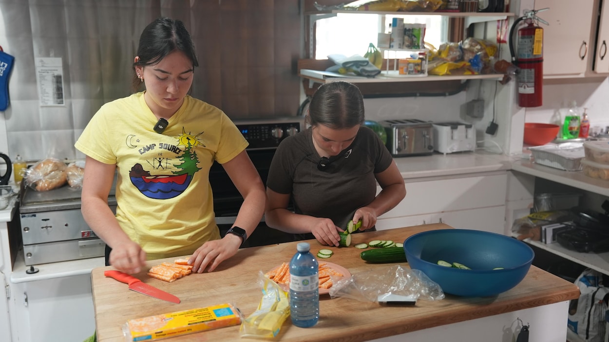 À 16 ans, elles nourrissent tout un camp de vacances à Hearst