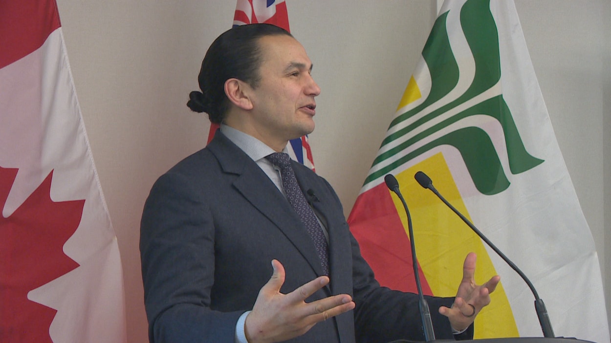 Kinew est-il un défenseur de la langue française ?