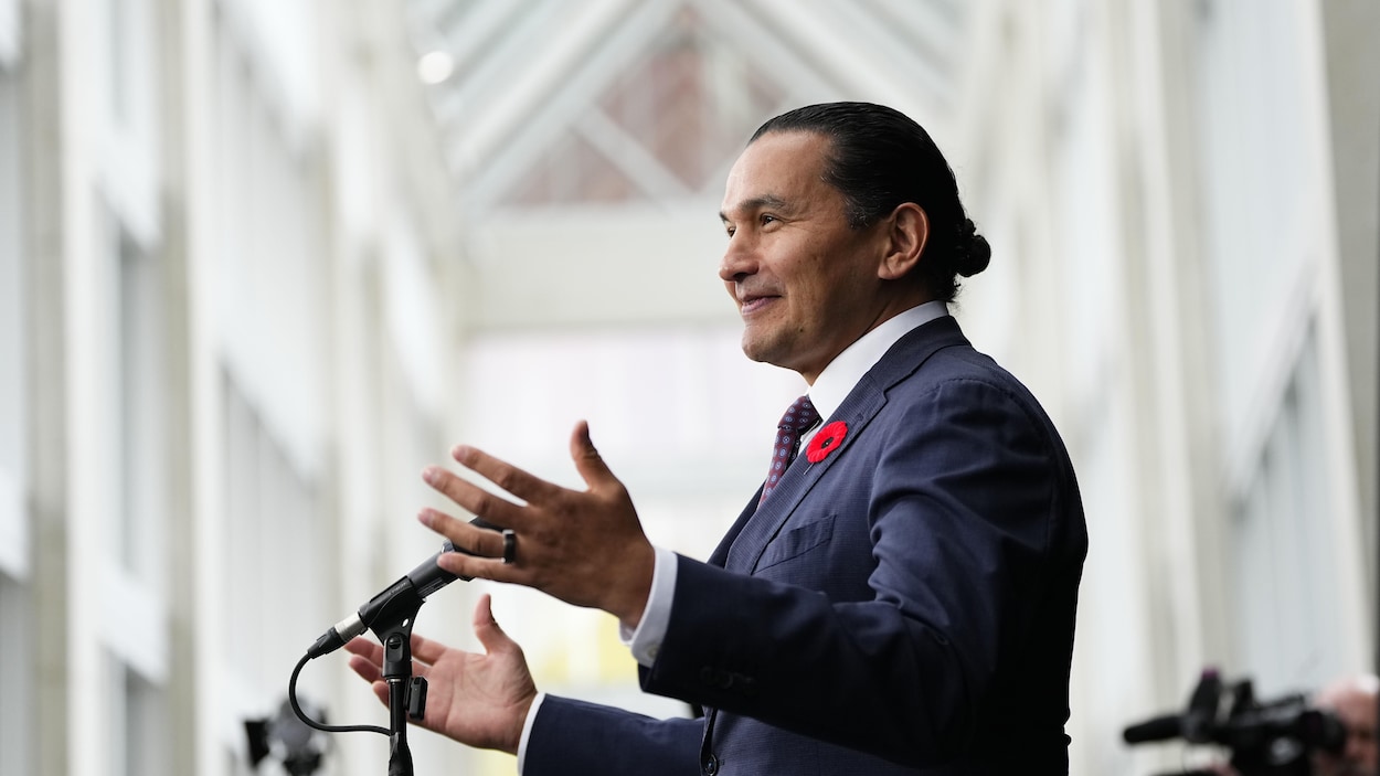 Wab Kinew demande l’abolition de la Loi sur les Indiens