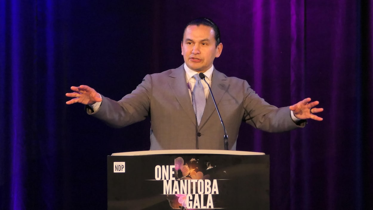 Le Manitoba veut interdire l’accès aux réseaux sociaux aux jeunes