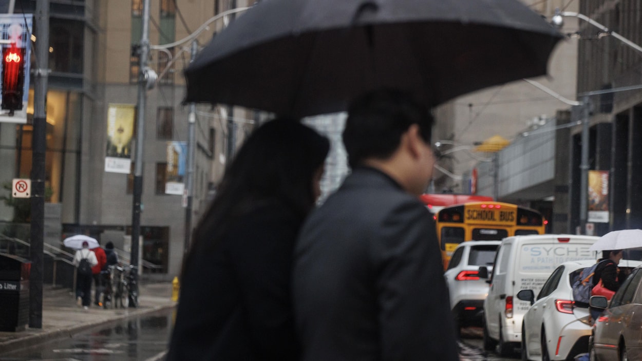 Pluies abondantes attendues en Ontario : des risques d’inondation et de pannes de courant