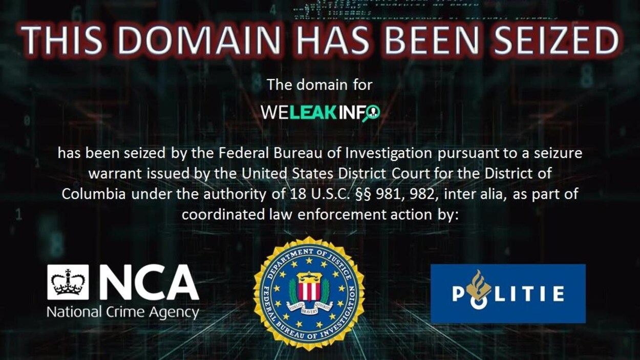 La page d'accueil de WeLinkInfo, remplie de logos d'agences gouvernementales dont le FBI.