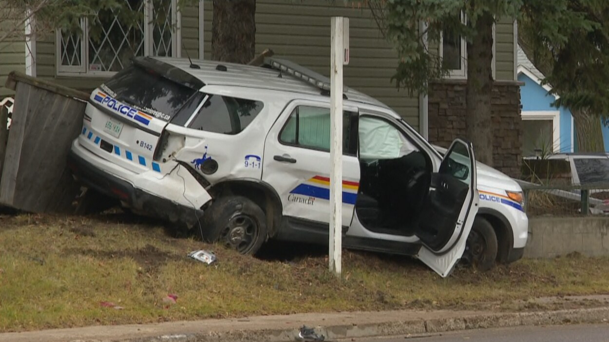 Véhicule de la GRC accidenté.
