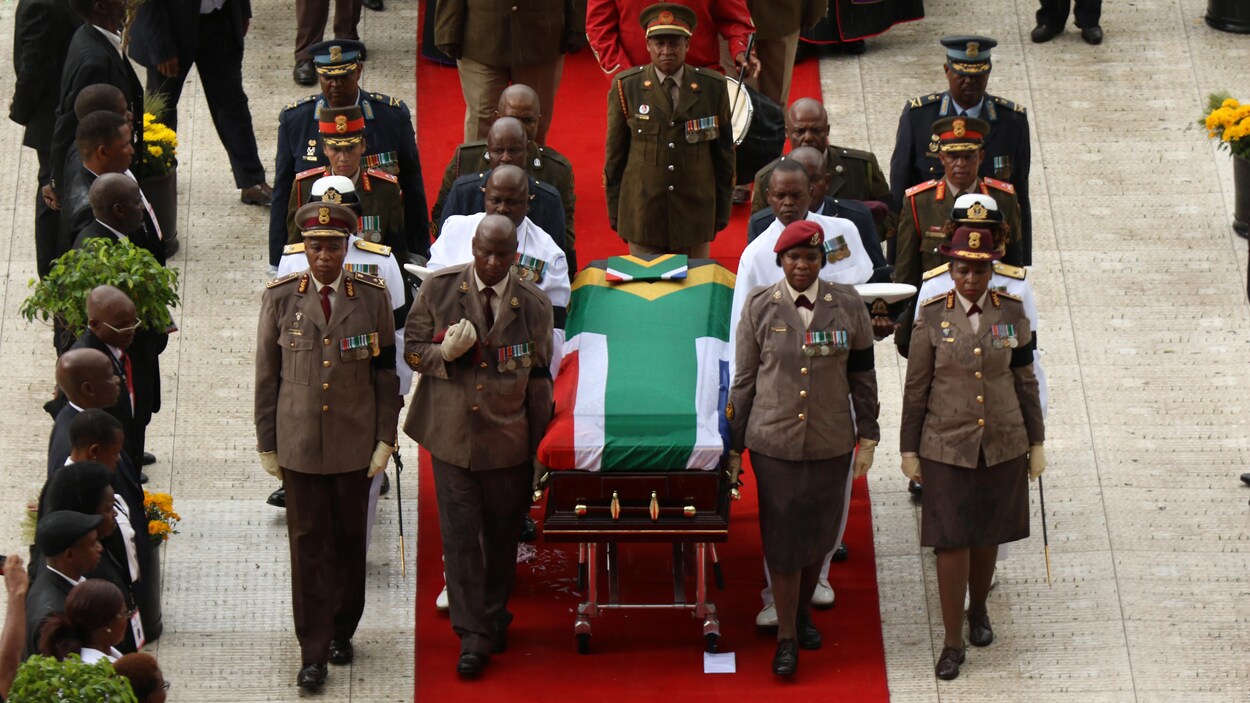 Winnie Madikizela-Mandela est morte le 2 avril à l'âge de 81 ans des suites d'une longue maladie. Winnie Madikizela-Mandela est morte le 2 avril à l'âge de 81 ans des suites d'une longue maladie.