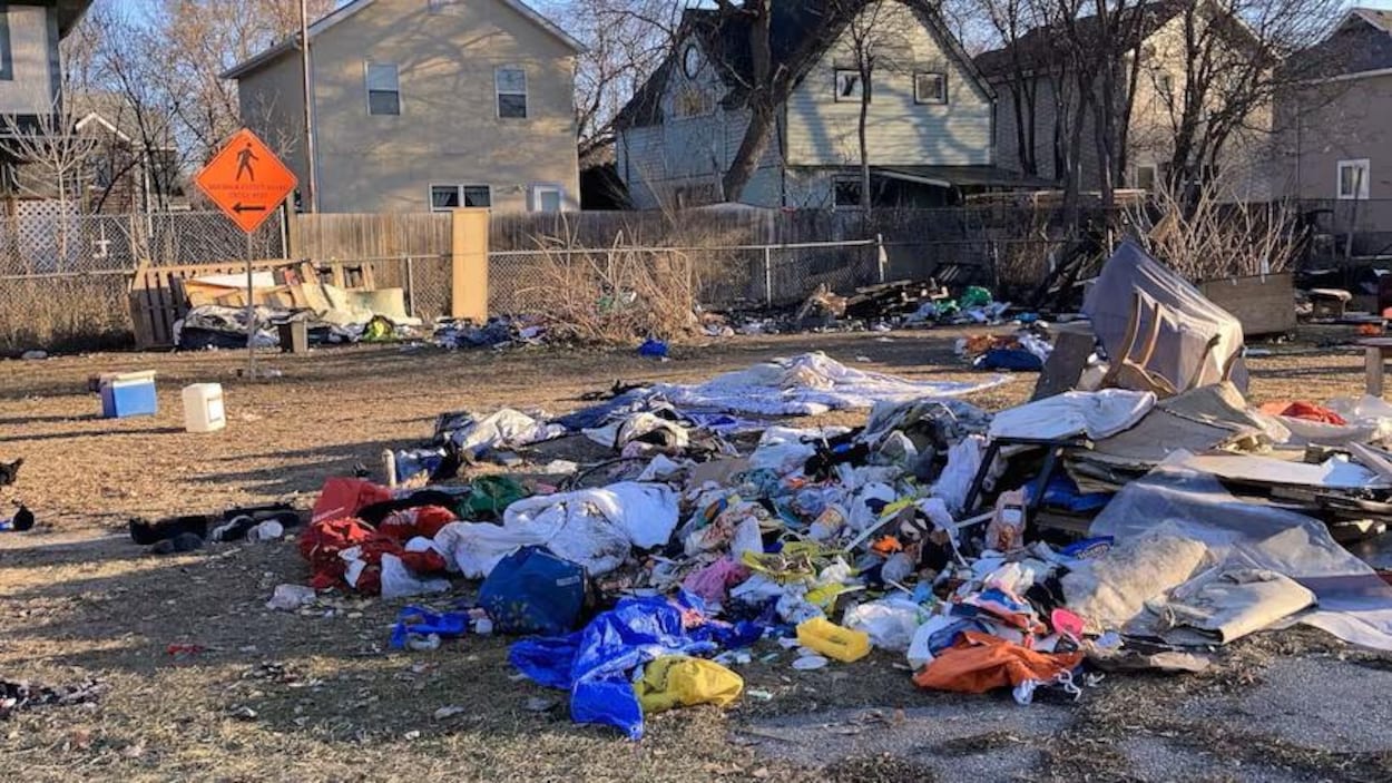 Nouvelles restrictions municipales : deux campements démantelés à Winnipeg lundi
