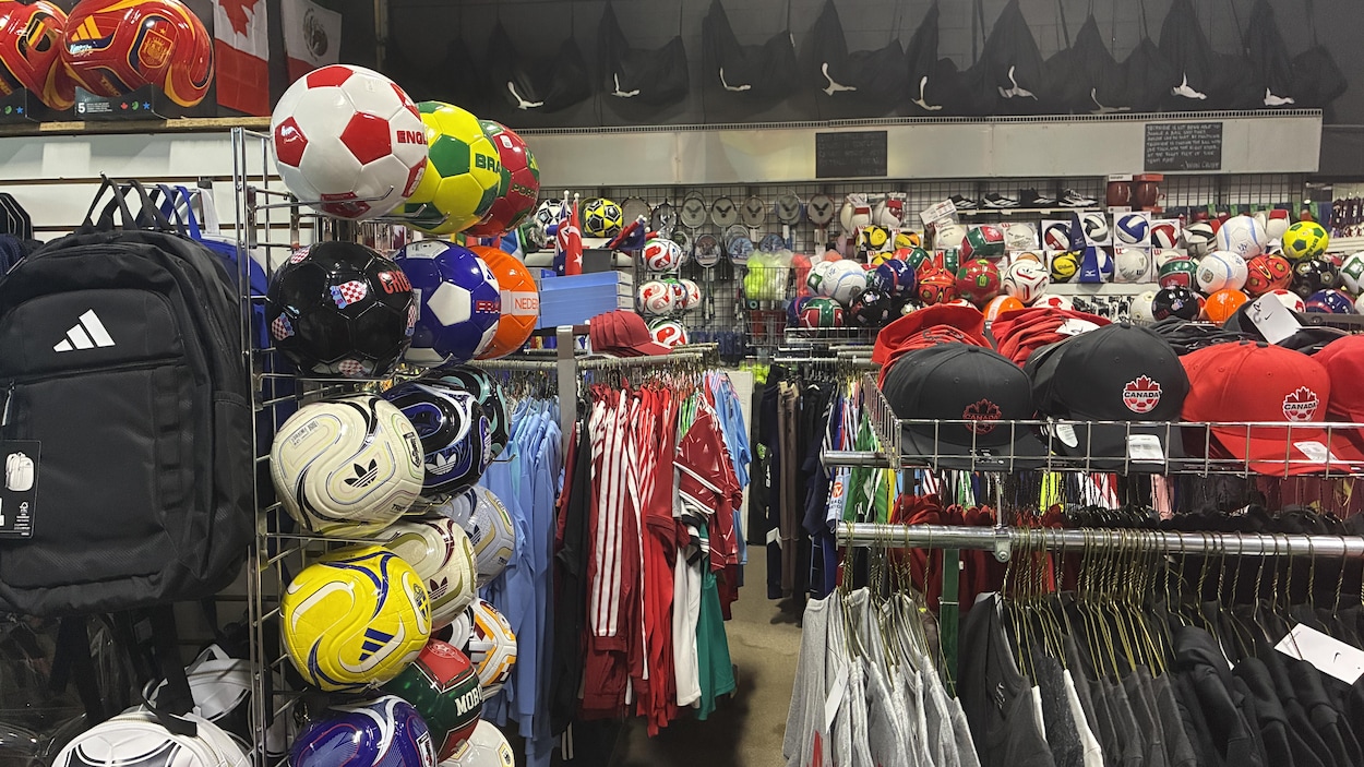 Coupe du monde de soccer : des maillots de supporteurs introuvables