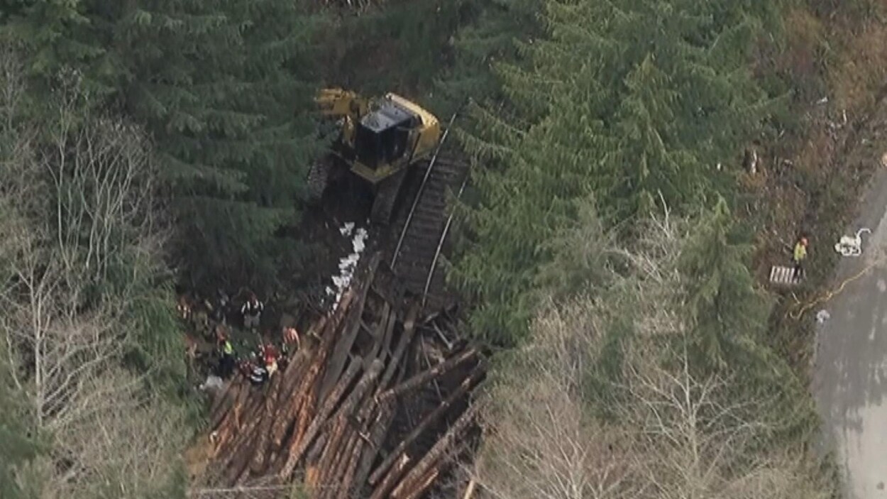 Le déraillement de train à Woss, sur l'île de Vancouver. Le déraillement de train à Woss, sur l'île de Vancouver.