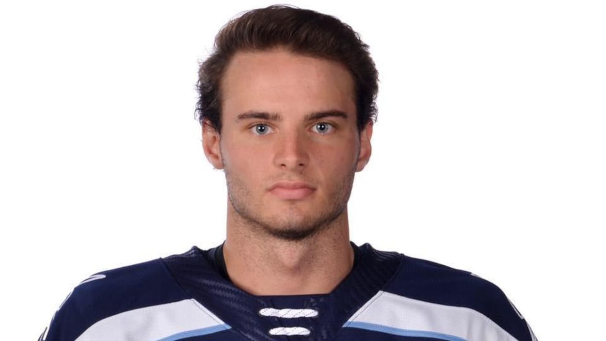 Photo officielle de Xavier Parent, en uniforme