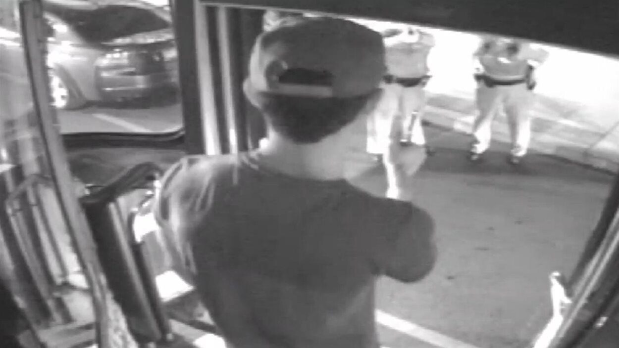 Image d'une vidéo de surveillance du tramway dans lequel se trouvait Sammy Yatim avant d'être abattu par la police