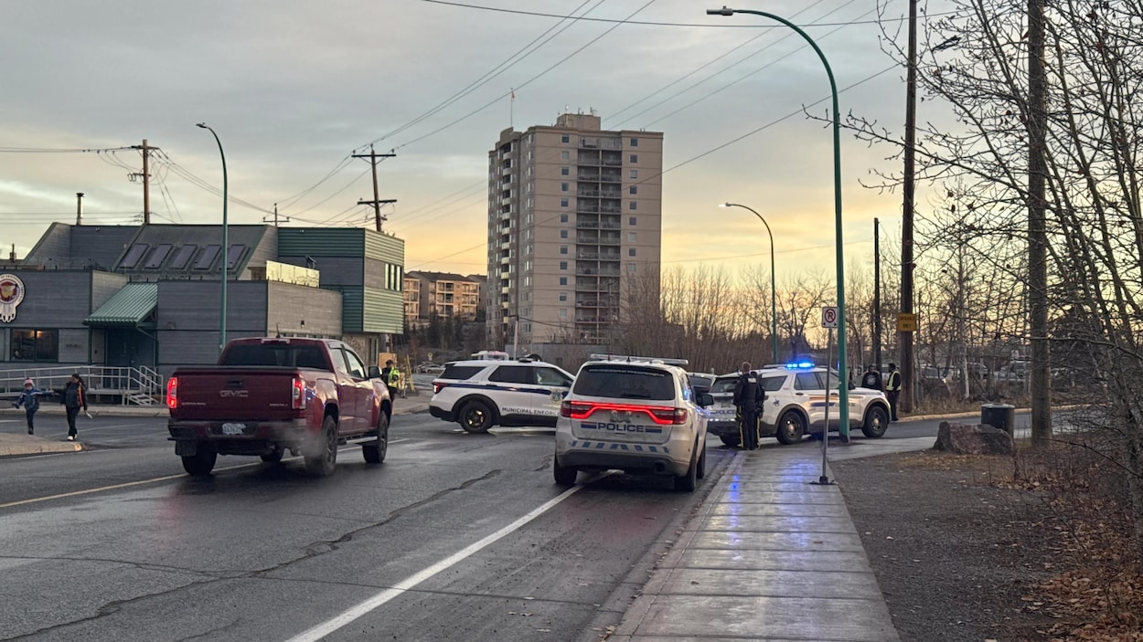 Une piétonne à l’hôpital après un accident près d’une école secondaire de Yellowknife