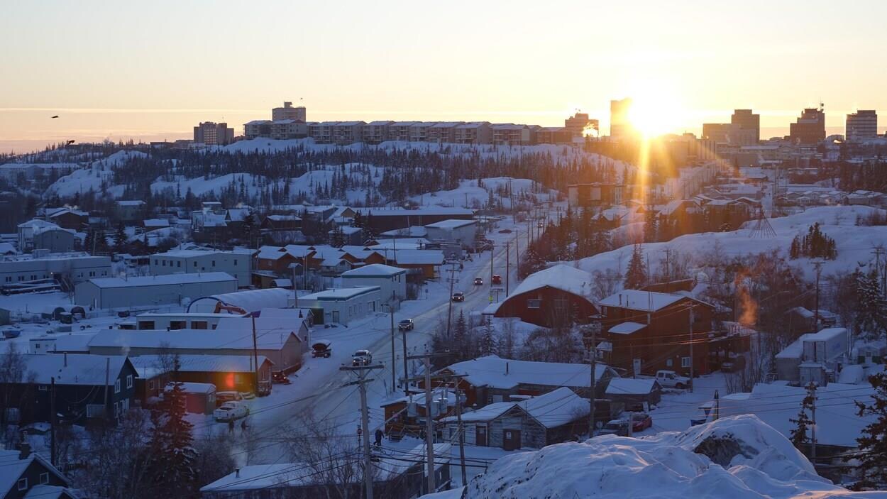 Vue surplombant la ville de Yellowknife.