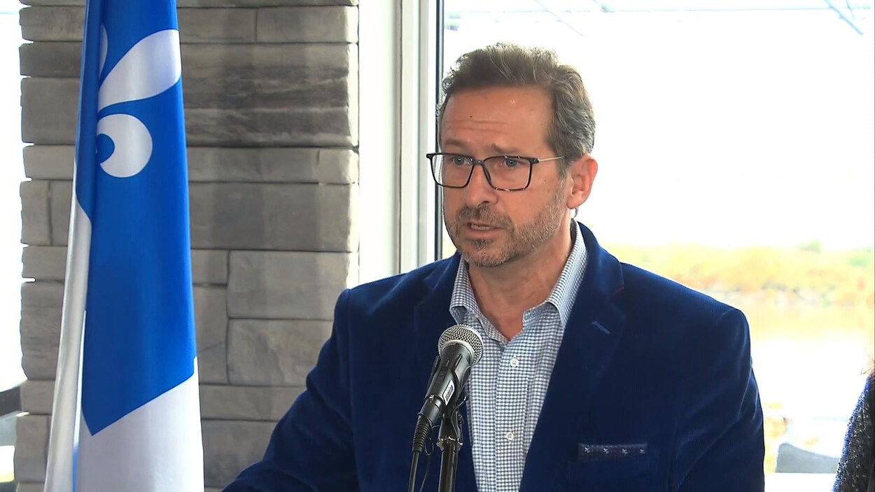 Yves-François Blanchet en conférence de presse.