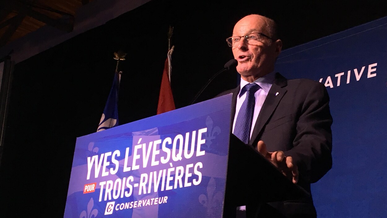 Yves Lévesque lors du dévoilement de sa candidature pour le Parti conservateur du Canada.