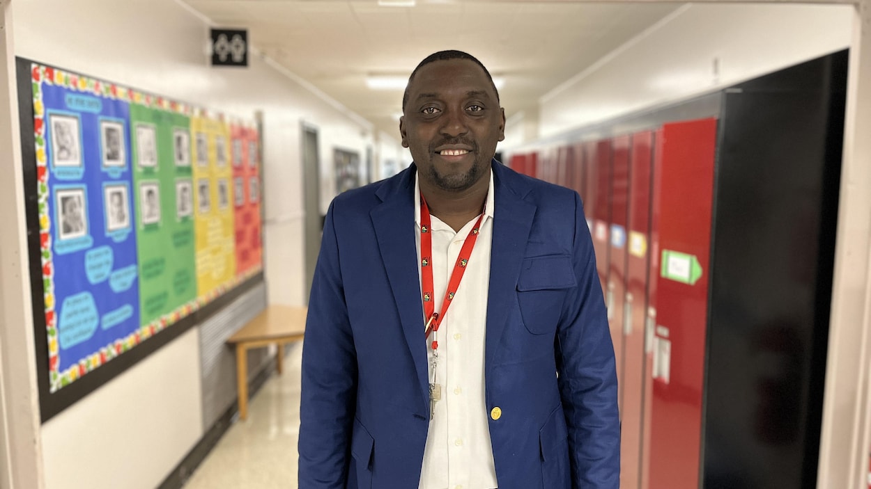 Yves Tatcho prend les rênes de l'École Précieux-Sang | Radio-Canada