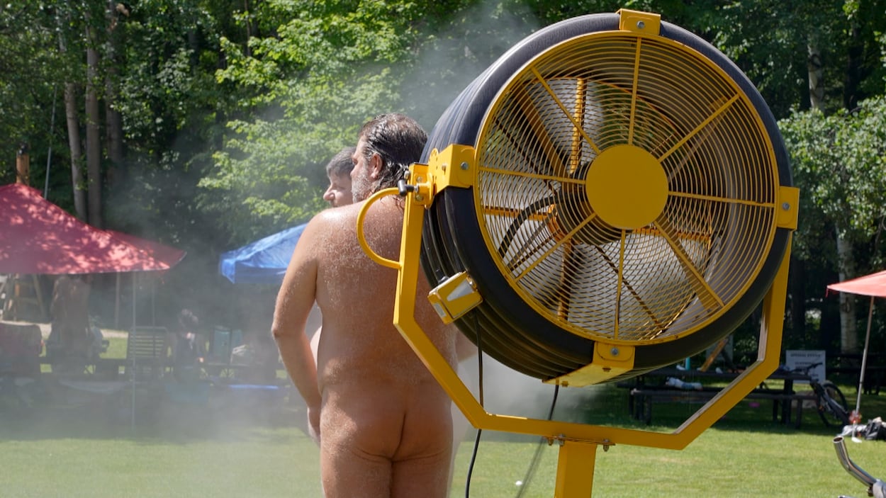 Être naturiste sous un soleil de plomb