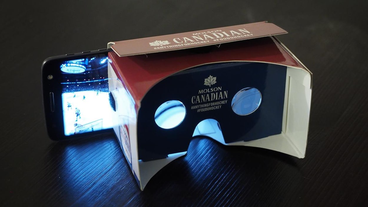 Une partie de hockey en réalité virtuelle. Une partie de hockey en réalité virtuelle.