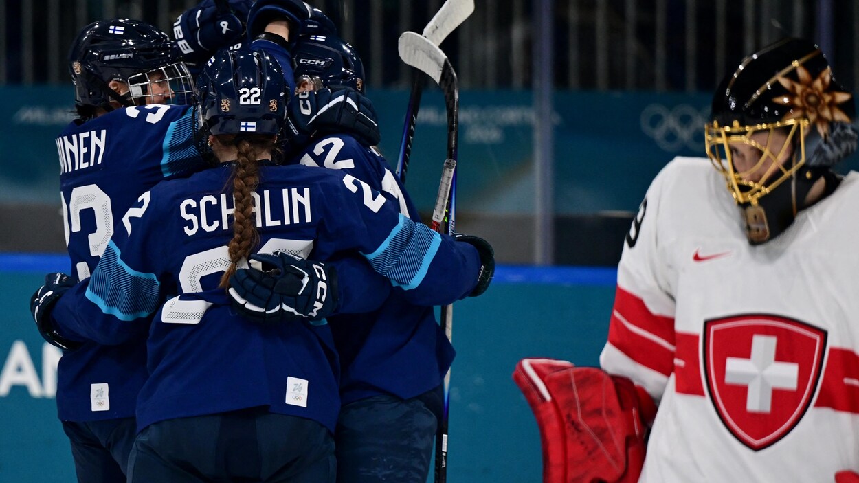 Victoire de la Finlande contre la Suisse en hockey féminin