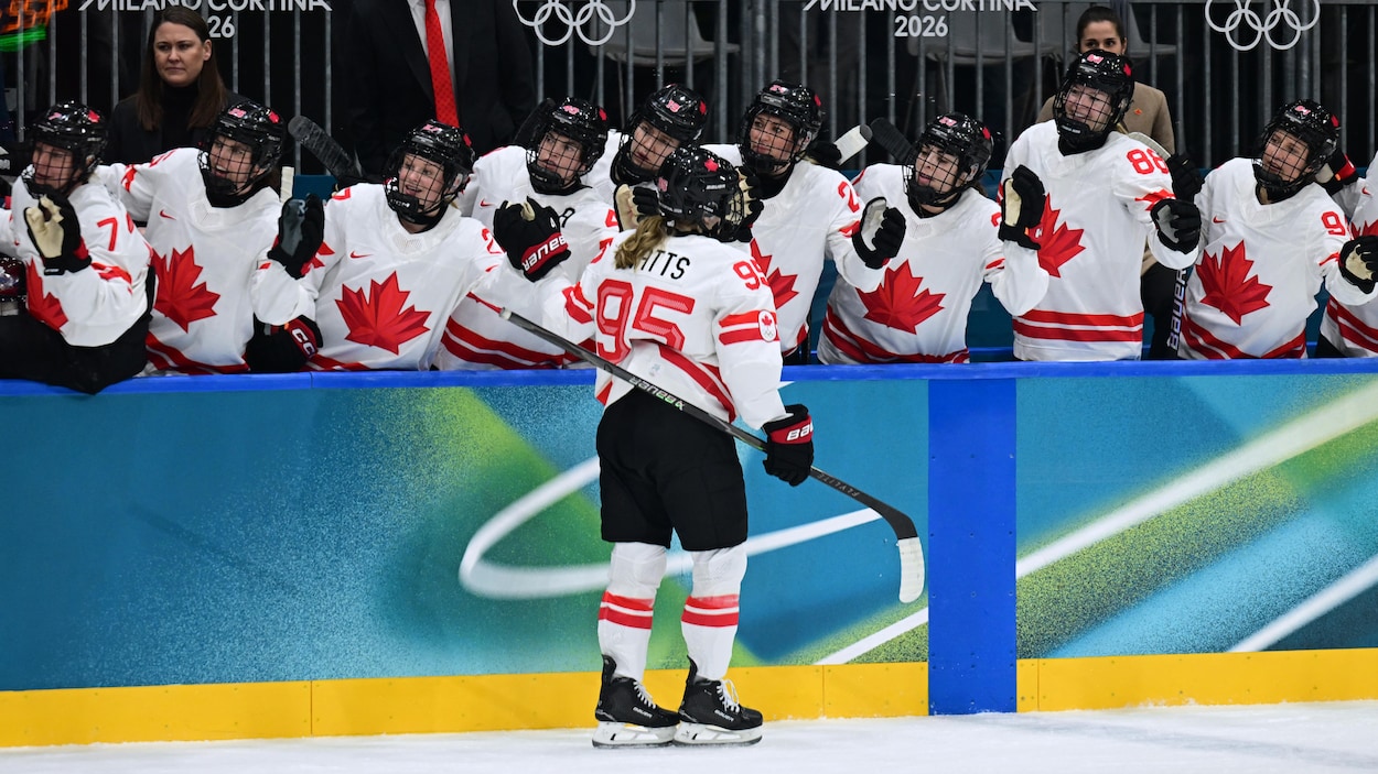 Le Canada bat la Finlande 5-0 en hockey féminin