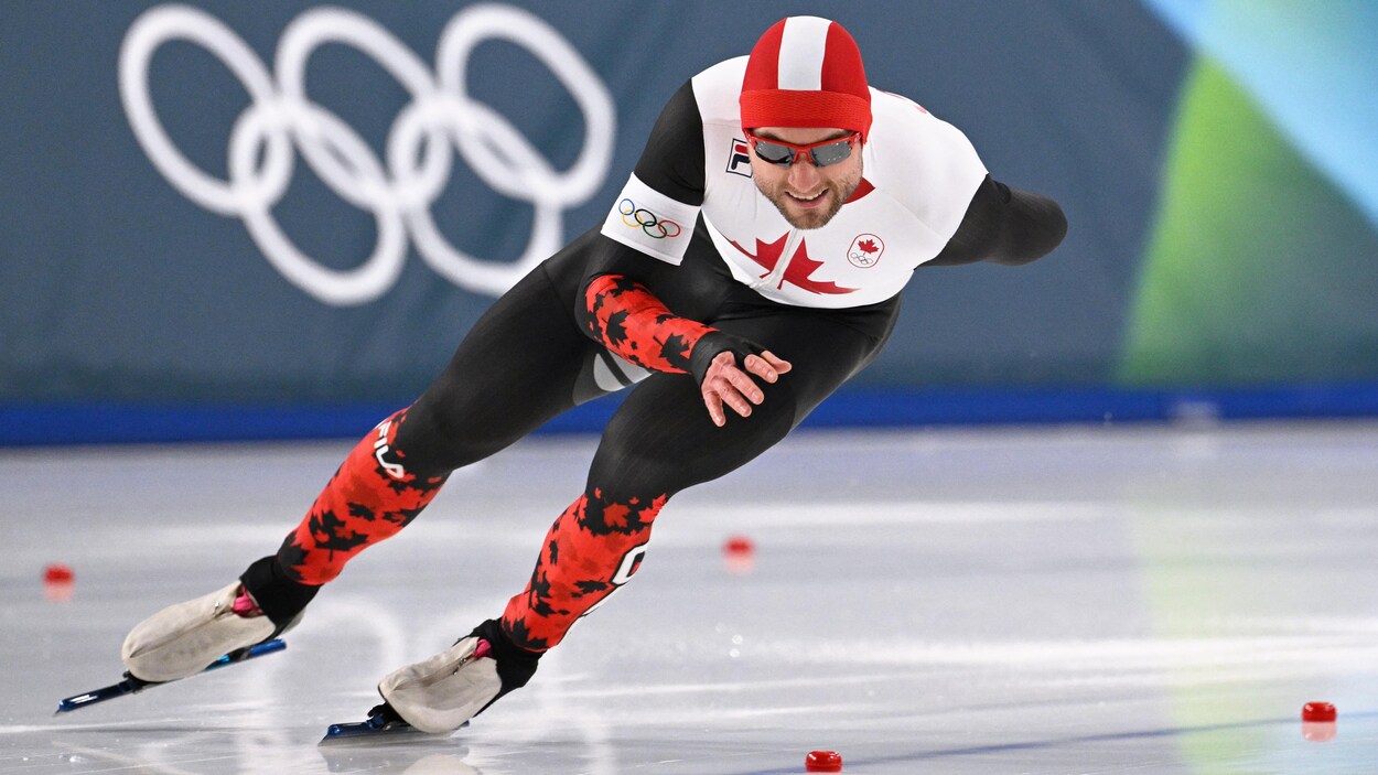 L’Américain Jordan Stolz en or comme prévu au 1000 m, Laurent Dubreuil 8e